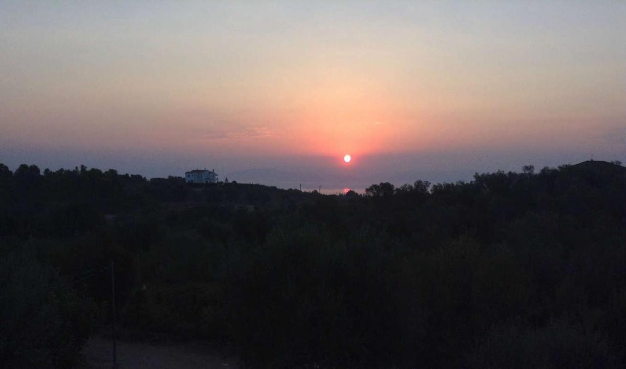 Villa Sunrise Apartment Gouvia Exterior foto